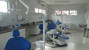 Sala conta com três consultórios odontológicos. (Foto: SESAU).