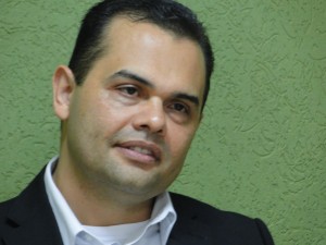 secretário municipal de Saúde, Marcelo Vilela.