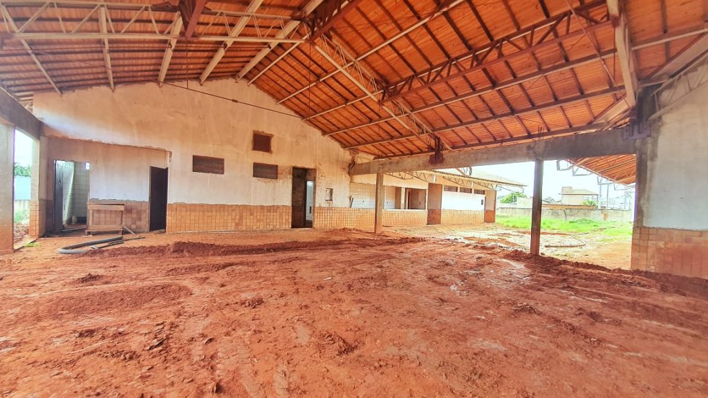 Prefeitura retoma construção de escola com 14 salas de aula no Bairro Parati