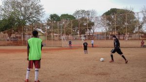 Prefeitura inaugura Escola Pública de Futebol no Bairro Rouxinóis