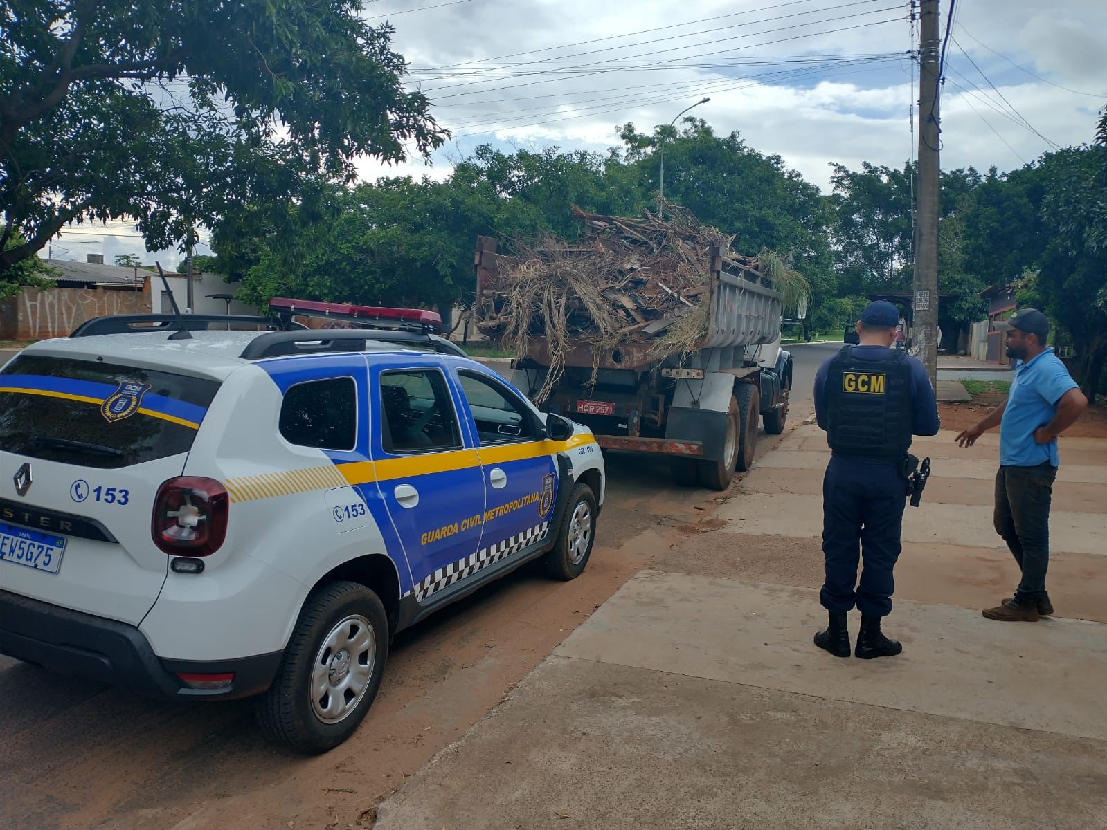 Operação Cidade Limpa registra mais de 60 denúncias e três pessoas detidas